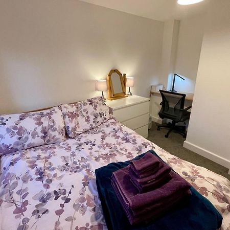 Vernon Place Town Centre, Vernon Cottage 3-Bed With Parking, 1A Vernon Court 2-Bed With Parking, 1B Studio No Parking, Off The High Street Next To Sandford Park Cheltenham Eksteriør bilde