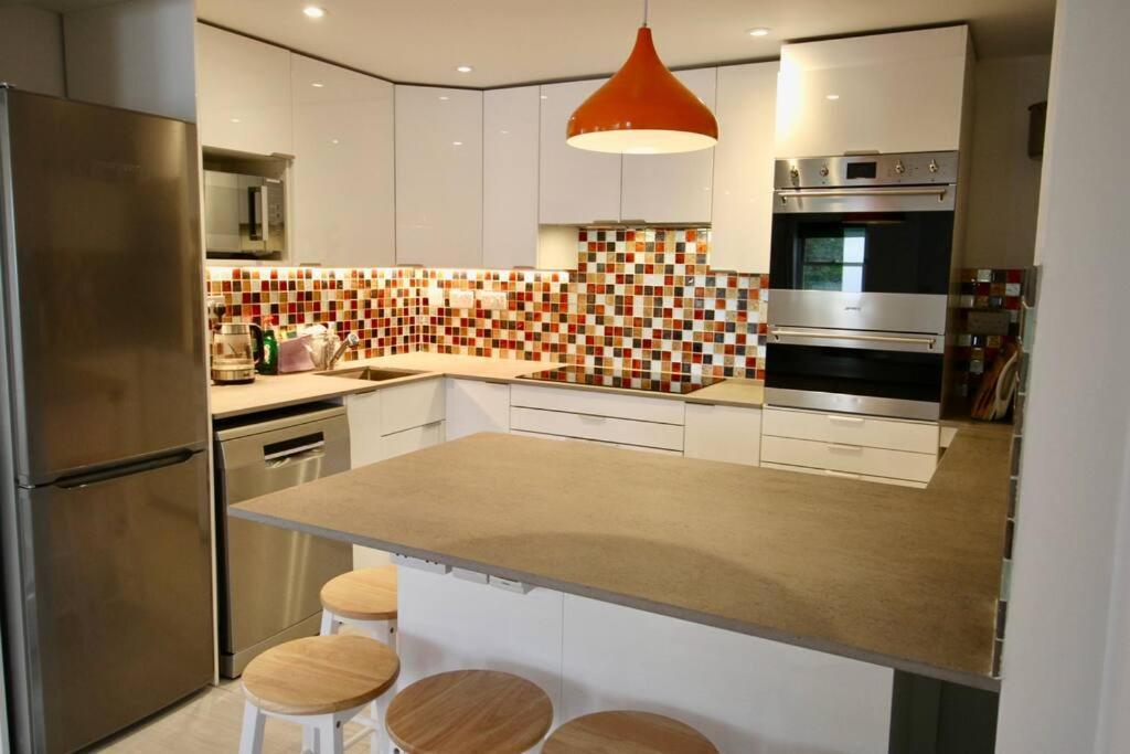 Vernon Place Town Centre, Vernon Cottage 3-Bed With Parking, 1A Vernon Court 2-Bed With Parking, 1B Studio No Parking, Off The High Street Next To Sandford Park Cheltenham Eksteriør bilde