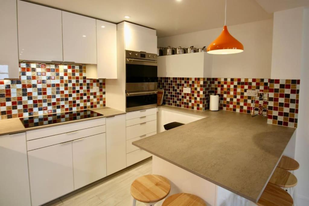 Vernon Place Town Centre, Vernon Cottage 3-Bed With Parking, 1A Vernon Court 2-Bed With Parking, 1B Studio No Parking, Off The High Street Next To Sandford Park Cheltenham Eksteriør bilde