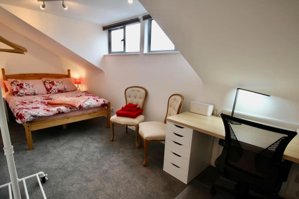 Vernon Place Town Centre, Vernon Cottage 3-Bed With Parking, 1A Vernon Court 2-Bed With Parking, 1B Studio No Parking, Off The High Street Next To Sandford Park Cheltenham Eksteriør bilde