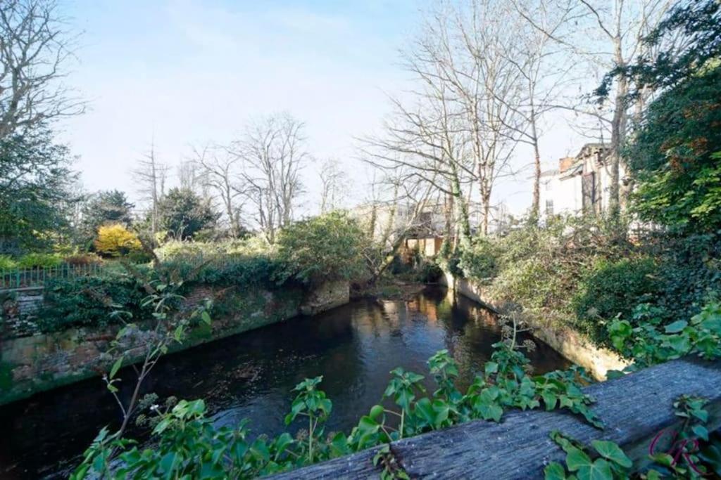 Vernon Place Town Centre, Vernon Cottage 3-Bed With Parking, 1A Vernon Court 2-Bed With Parking, 1B Studio No Parking, Off The High Street Next To Sandford Park Cheltenham Eksteriør bilde