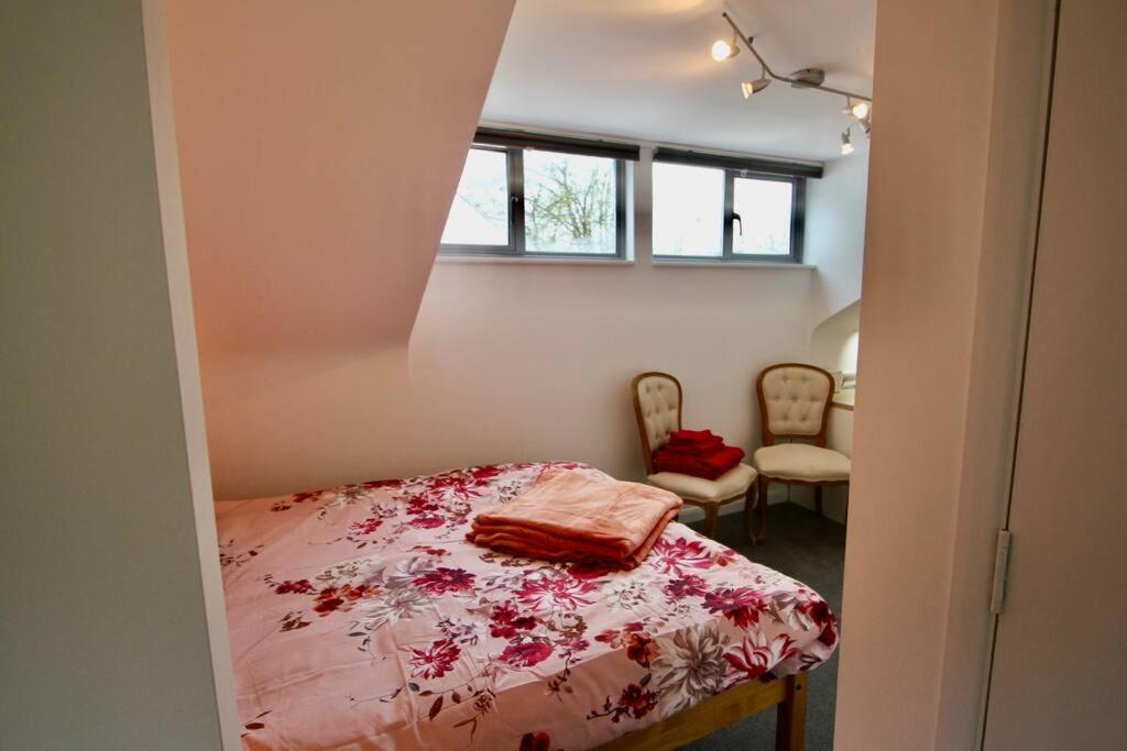 Vernon Place Town Centre, Vernon Cottage 3-Bed With Parking, 1A Vernon Court 2-Bed With Parking, 1B Studio No Parking, Off The High Street Next To Sandford Park Cheltenham Eksteriør bilde