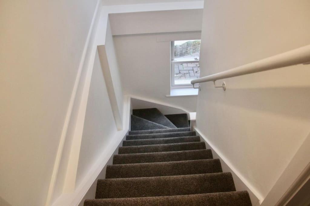 Vernon Place Town Centre, Vernon Cottage 3-Bed With Parking, 1A Vernon Court 2-Bed With Parking, 1B Studio No Parking, Off The High Street Next To Sandford Park Cheltenham Eksteriør bilde