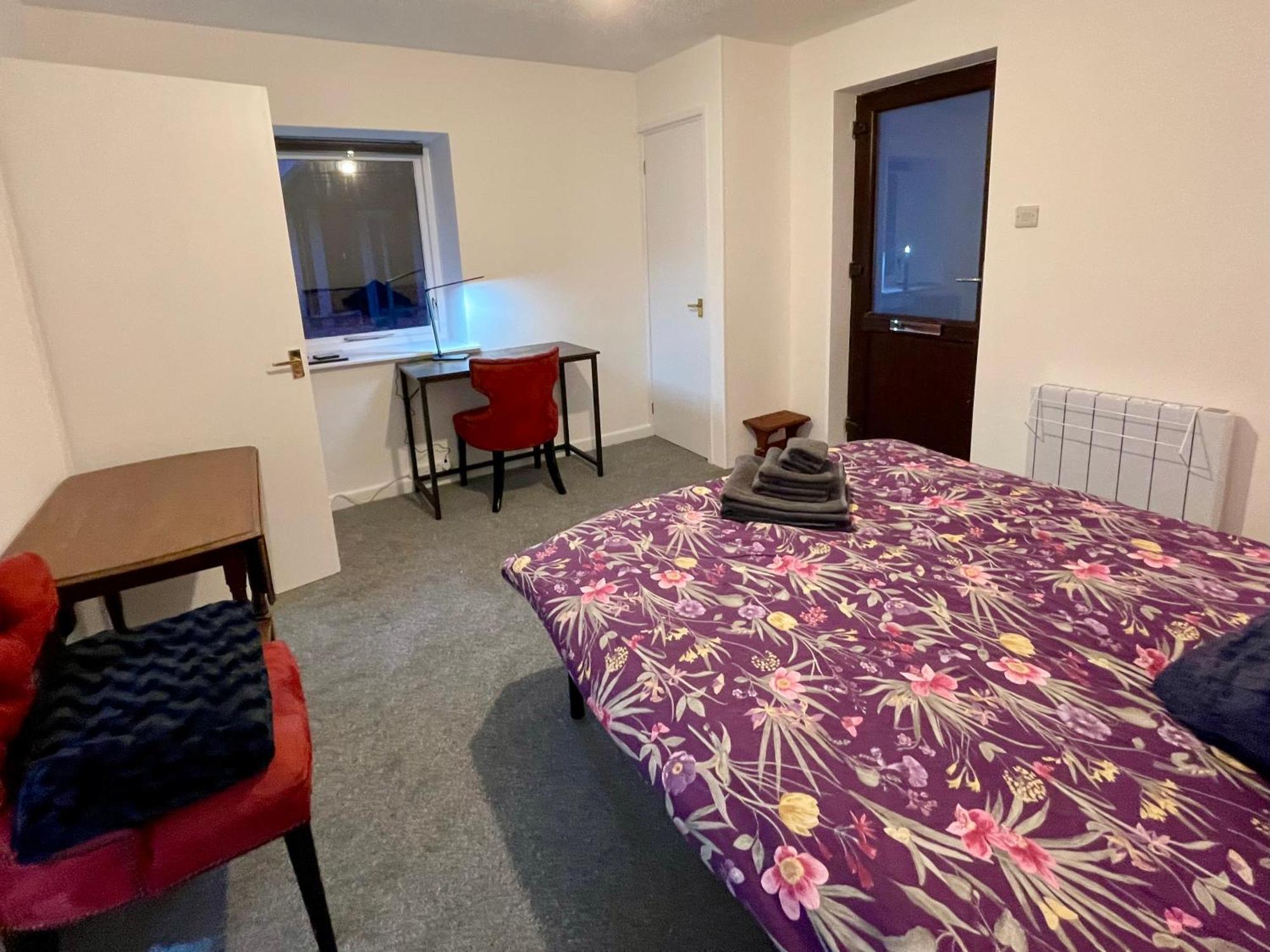 Vernon Place Town Centre, Vernon Cottage 3-Bed With Parking, 1A Vernon Court 2-Bed With Parking, 1B Studio No Parking, Off The High Street Next To Sandford Park Cheltenham Eksteriør bilde