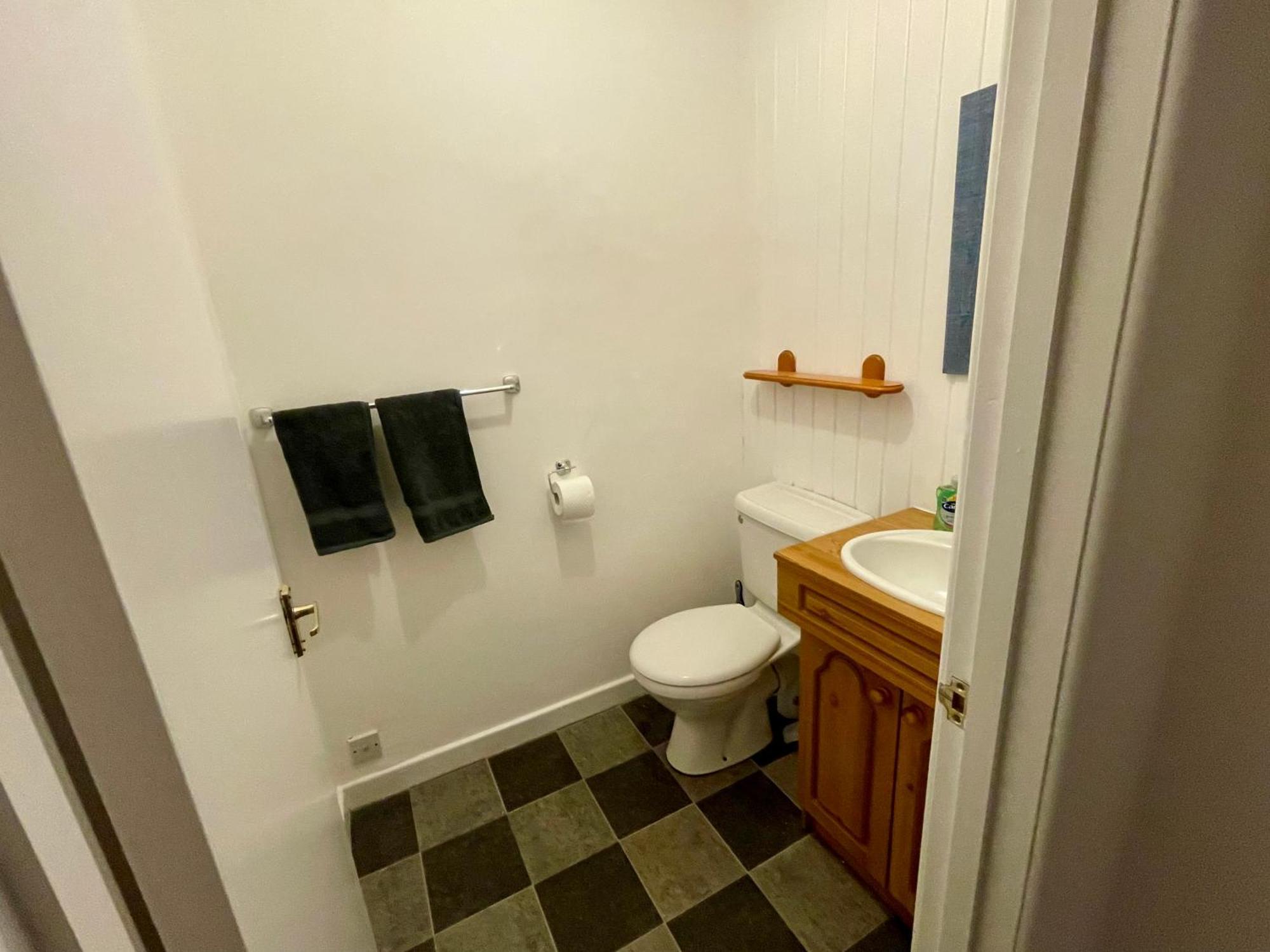 Vernon Place Town Centre, Vernon Cottage 3-Bed With Parking, 1A Vernon Court 2-Bed With Parking, 1B Studio No Parking, Off The High Street Next To Sandford Park Cheltenham Eksteriør bilde