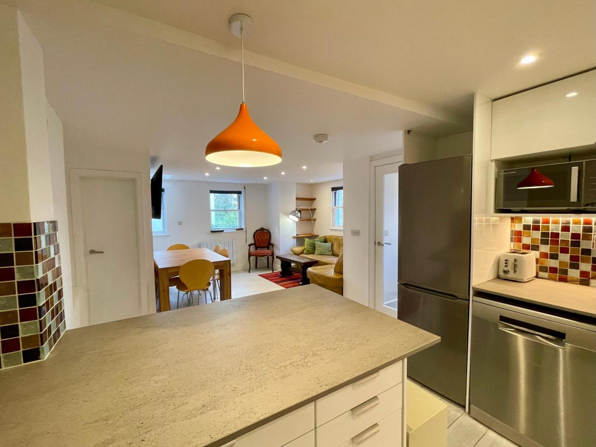Vernon Place Town Centre, Vernon Cottage 3-Bed With Parking, 1A Vernon Court 2-Bed With Parking, 1B Studio No Parking, Off The High Street Next To Sandford Park Cheltenham Eksteriør bilde